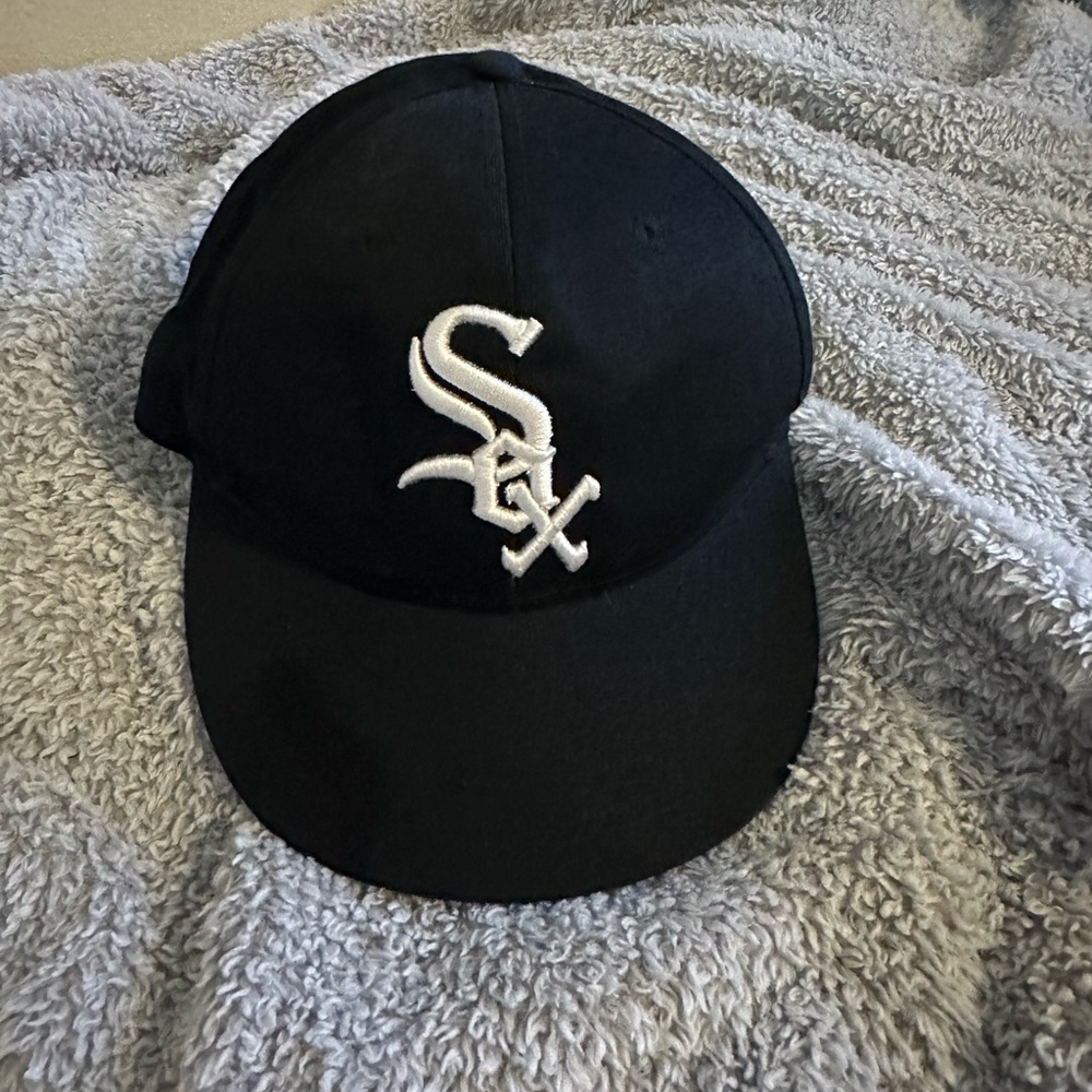 Chicago White Sox MLB Baseball Youth Size OC Sports Black W/ White Logo Hat Cap